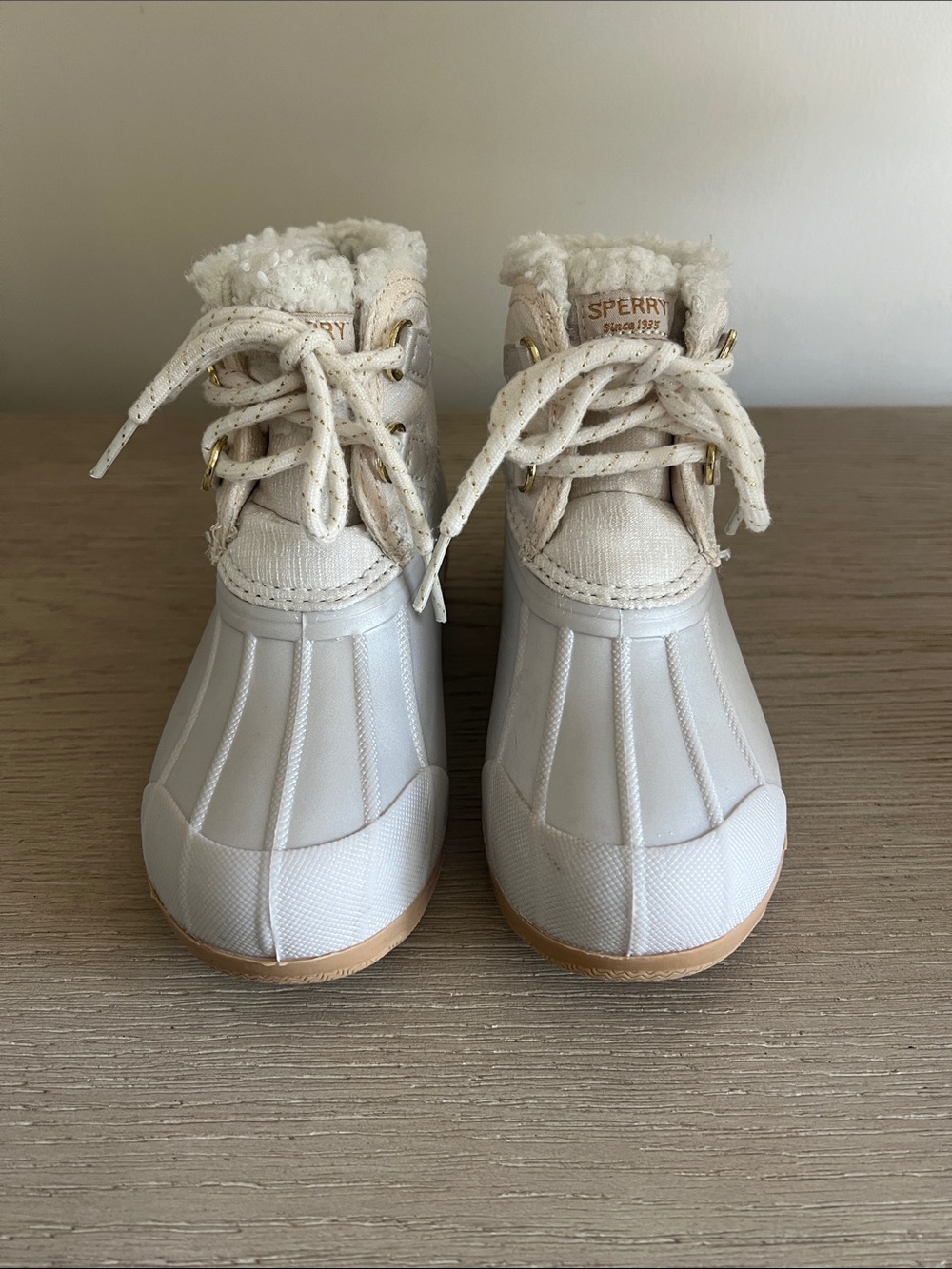 Sperry girls Port Alpine duck boots  faux fur white size 11